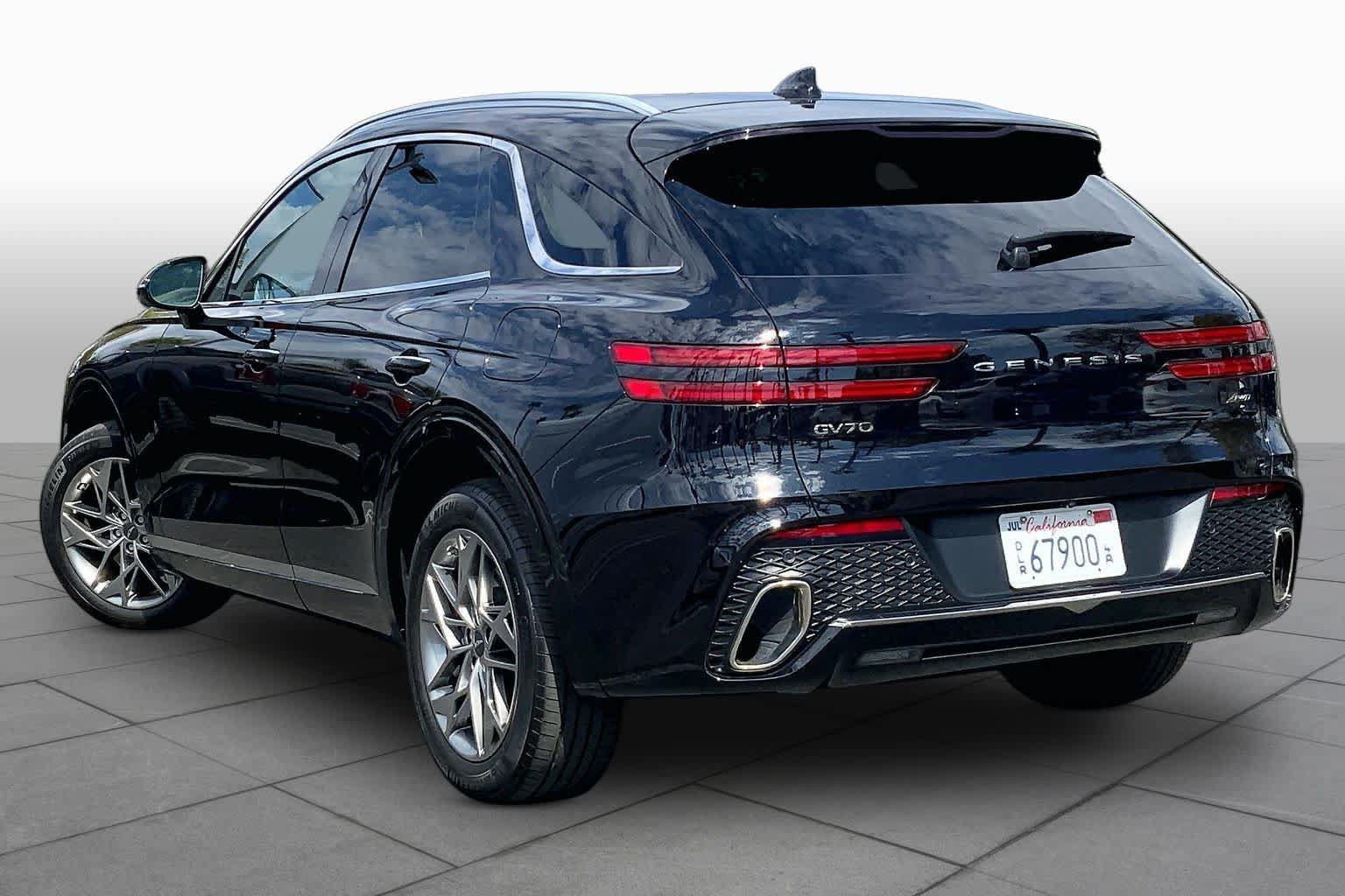 Used 2025 Genesis GV70 2.5T w/ Advanced Package AWD/4WD image 11