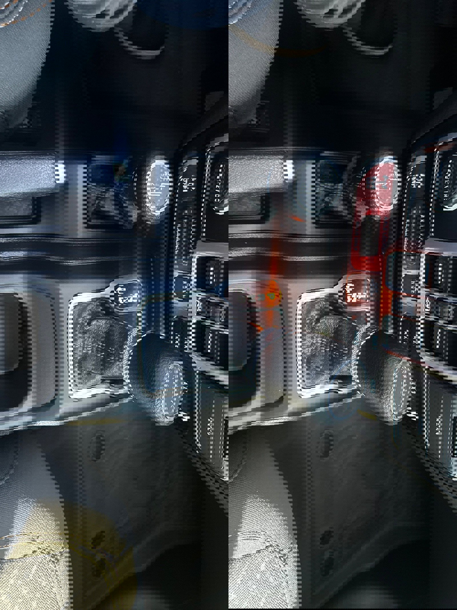 Used 2025 Jeep Gladiator Mojave w/ Convenience Group image 29