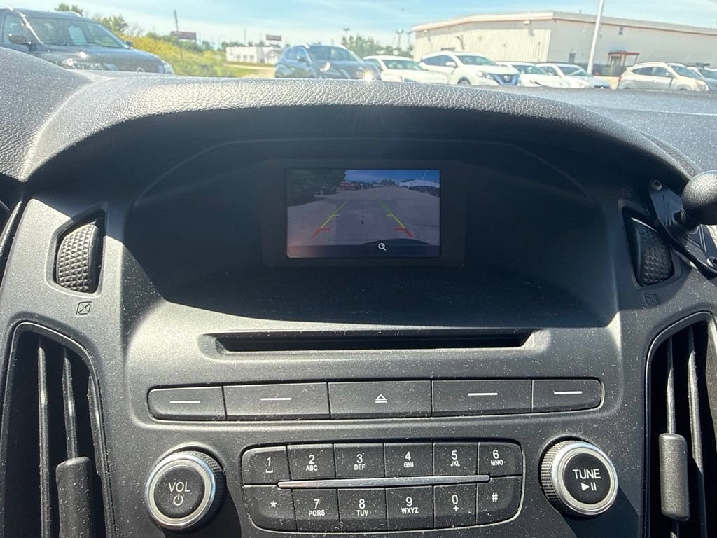 Used 2015 Ford Focus SE FWD image 18