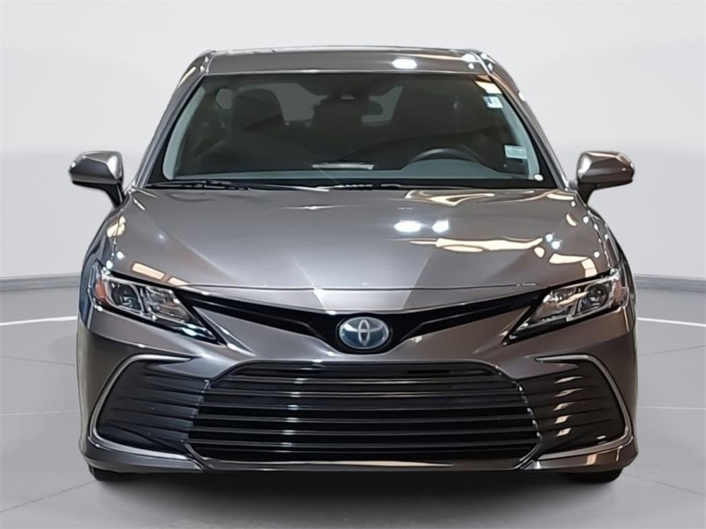 Used 2022 Toyota Camry LE image 2