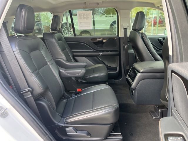 Certified 2025 Lincoln Aviator AWD image 20