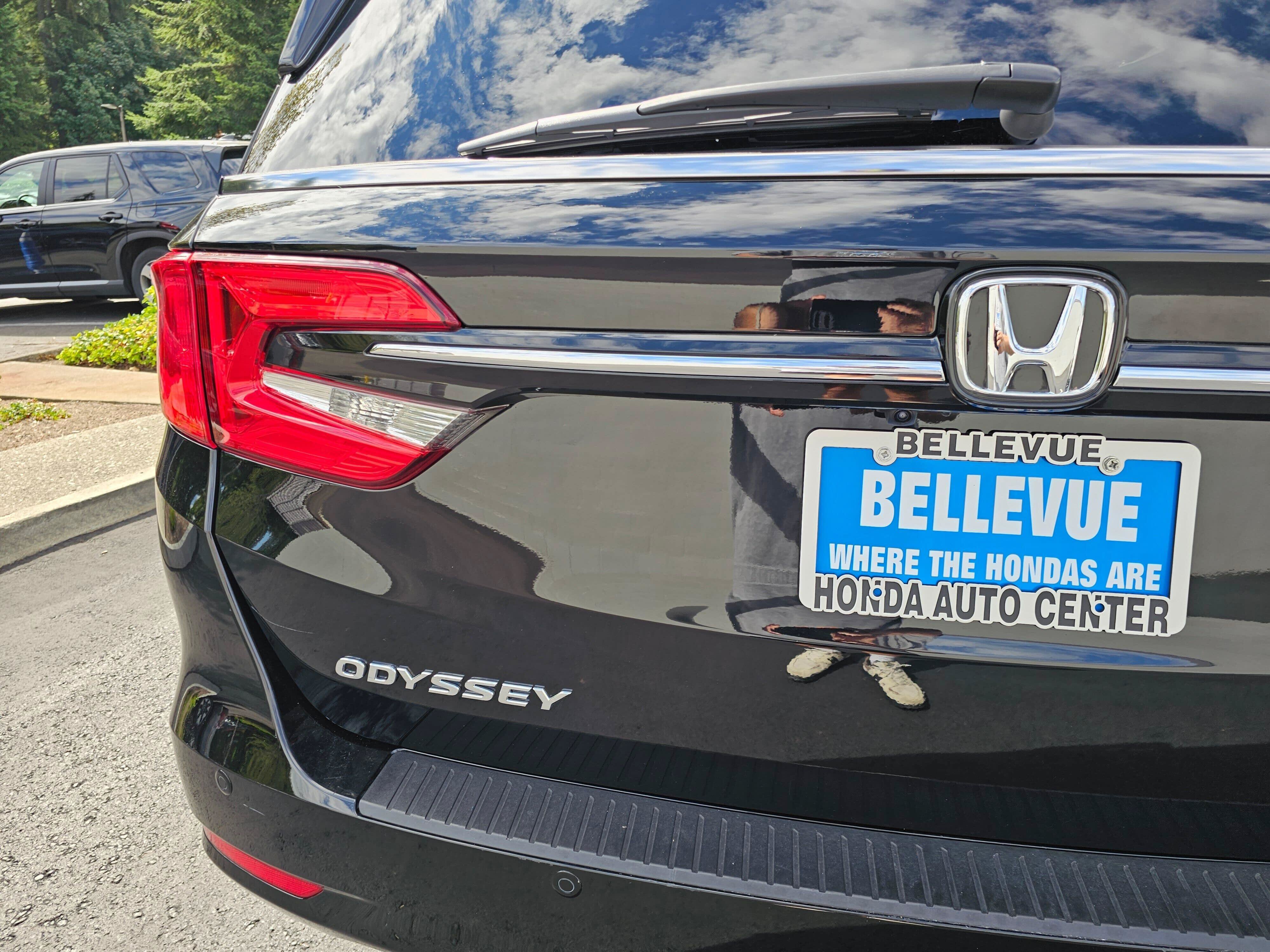 Used 2023 Honda Odyssey Elite image 16