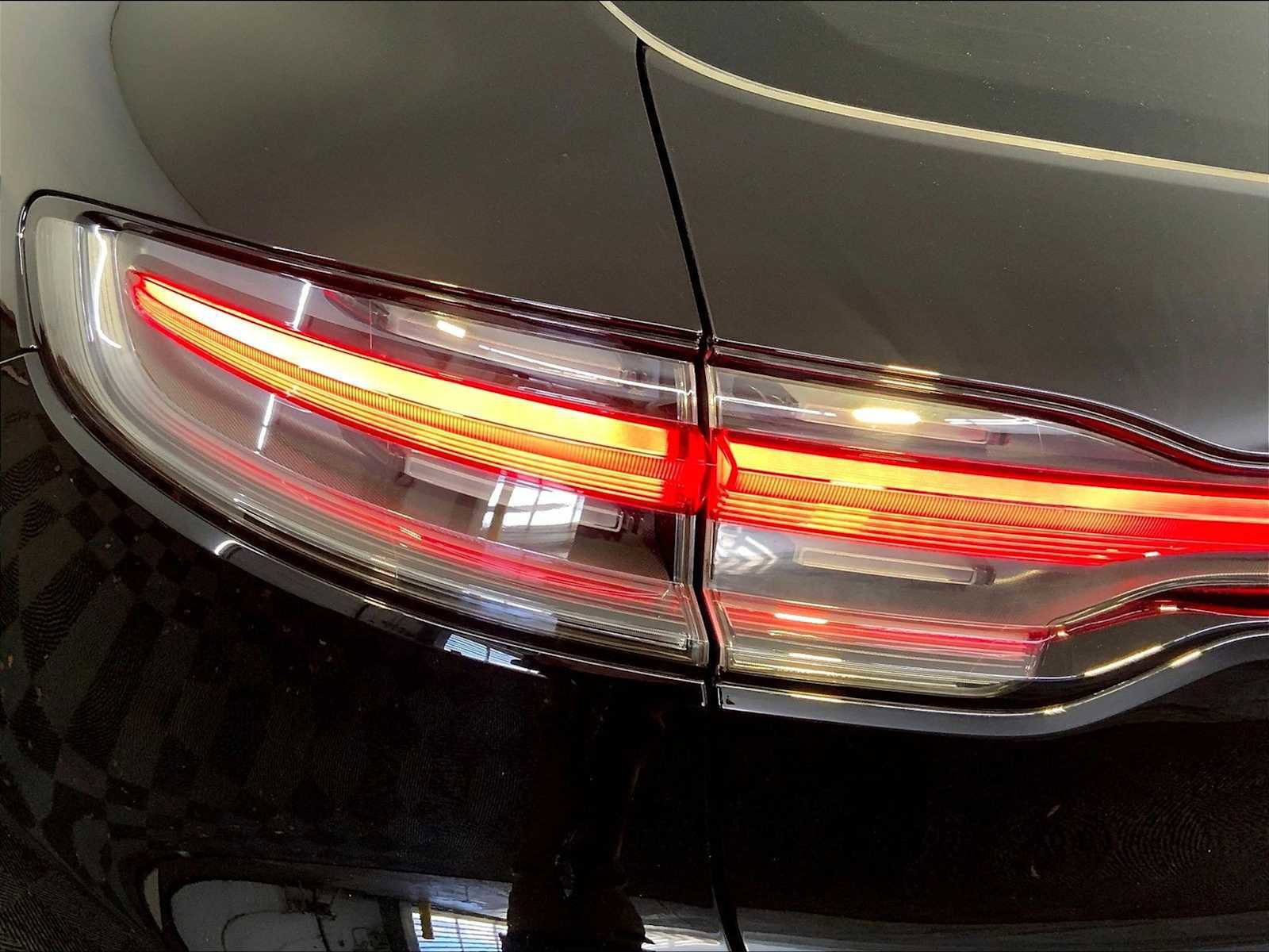 Certified 2023 Porsche Macan image 30