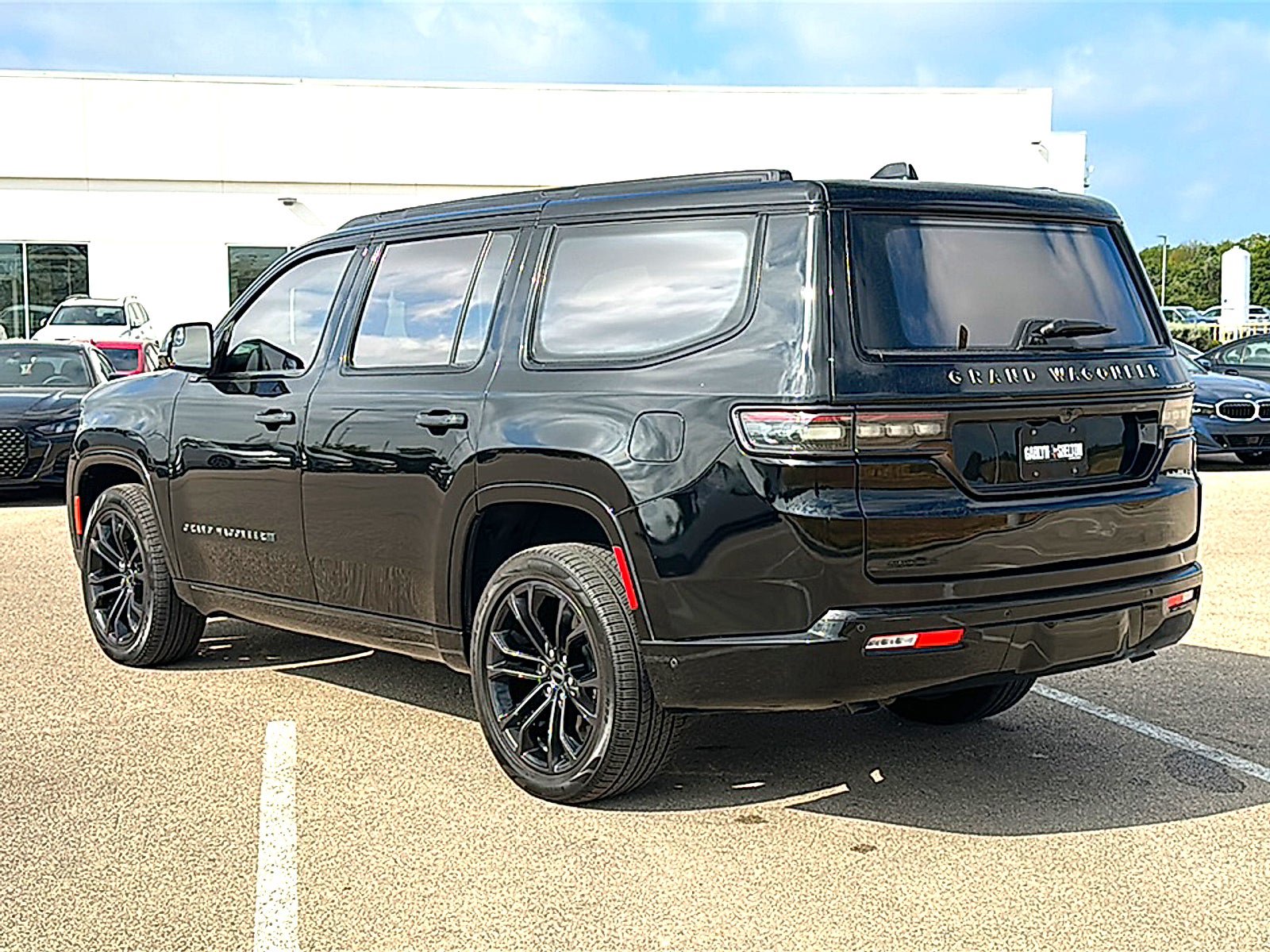 Used 2023 Jeep Grand Wagoneer Series III AWD/4WD image 6