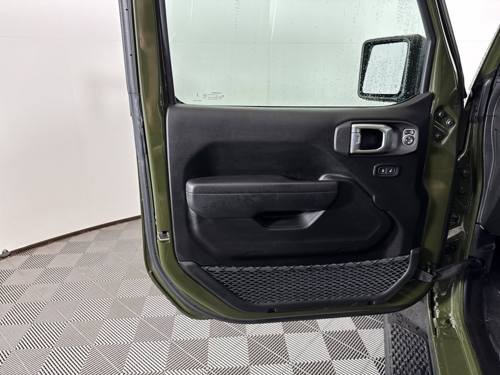 Used 2023 Jeep Gladiator Sport image 22