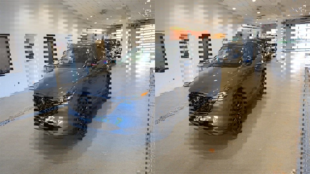 New 2025 MAZDA CX-5 Carbon Edition image 2