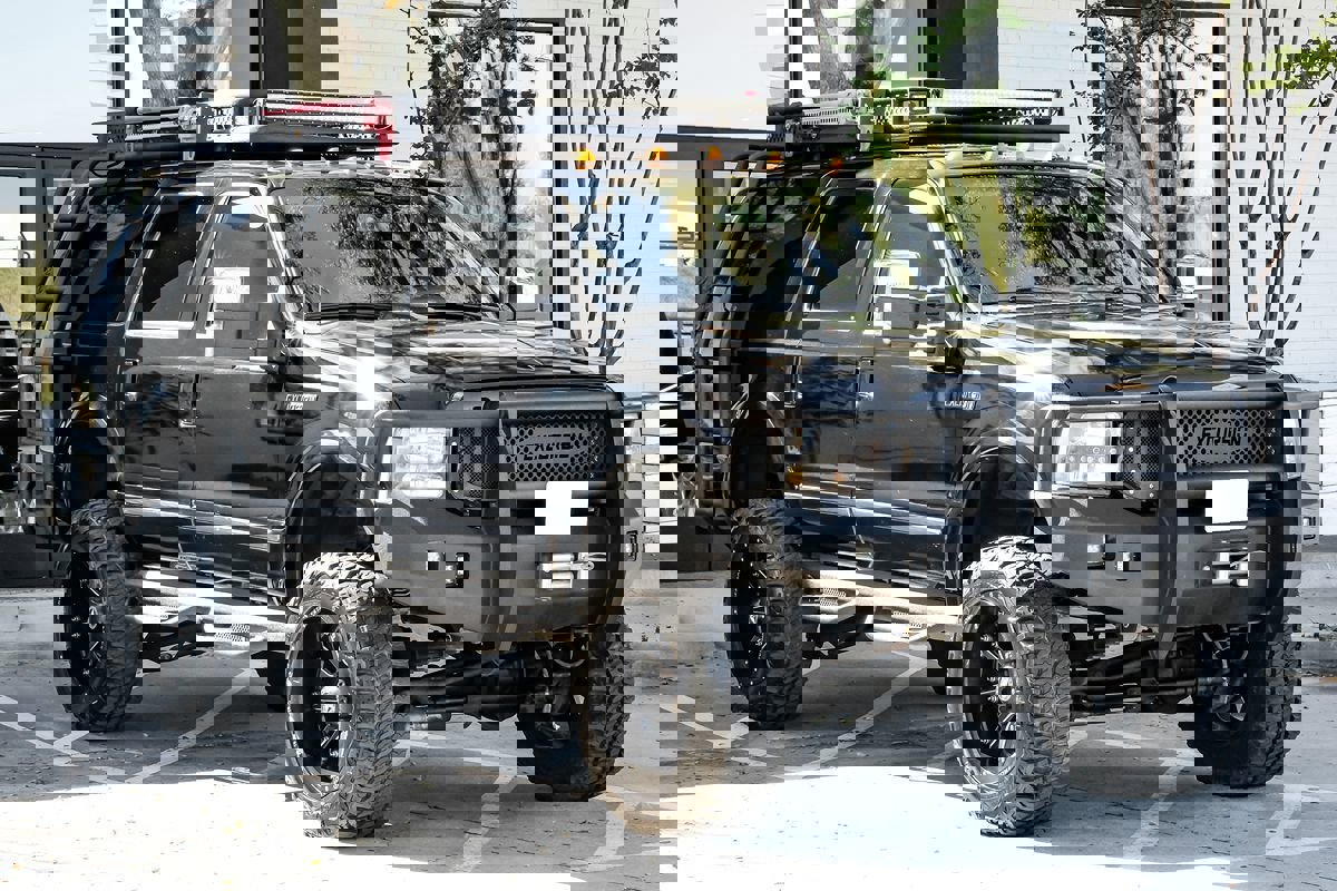 Used 2002 Ford Excursion Limited image 6