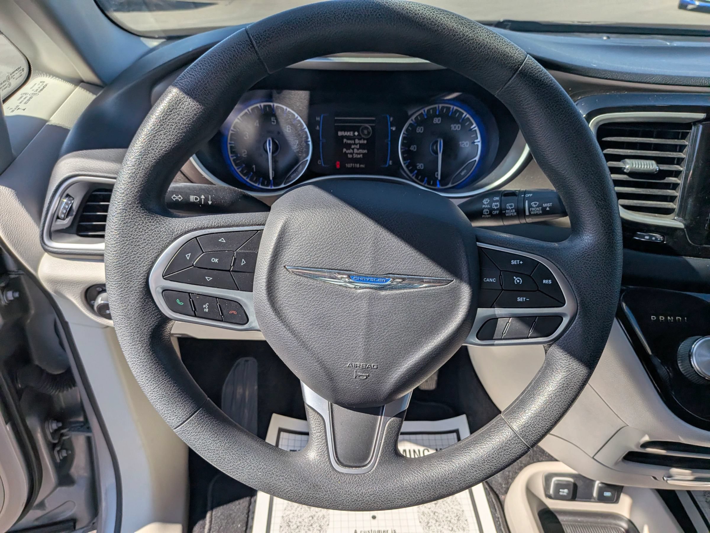 Used 2017 Chrysler Pacifica Touring Plus w/ Tire & Wheel Group FWD image 19
