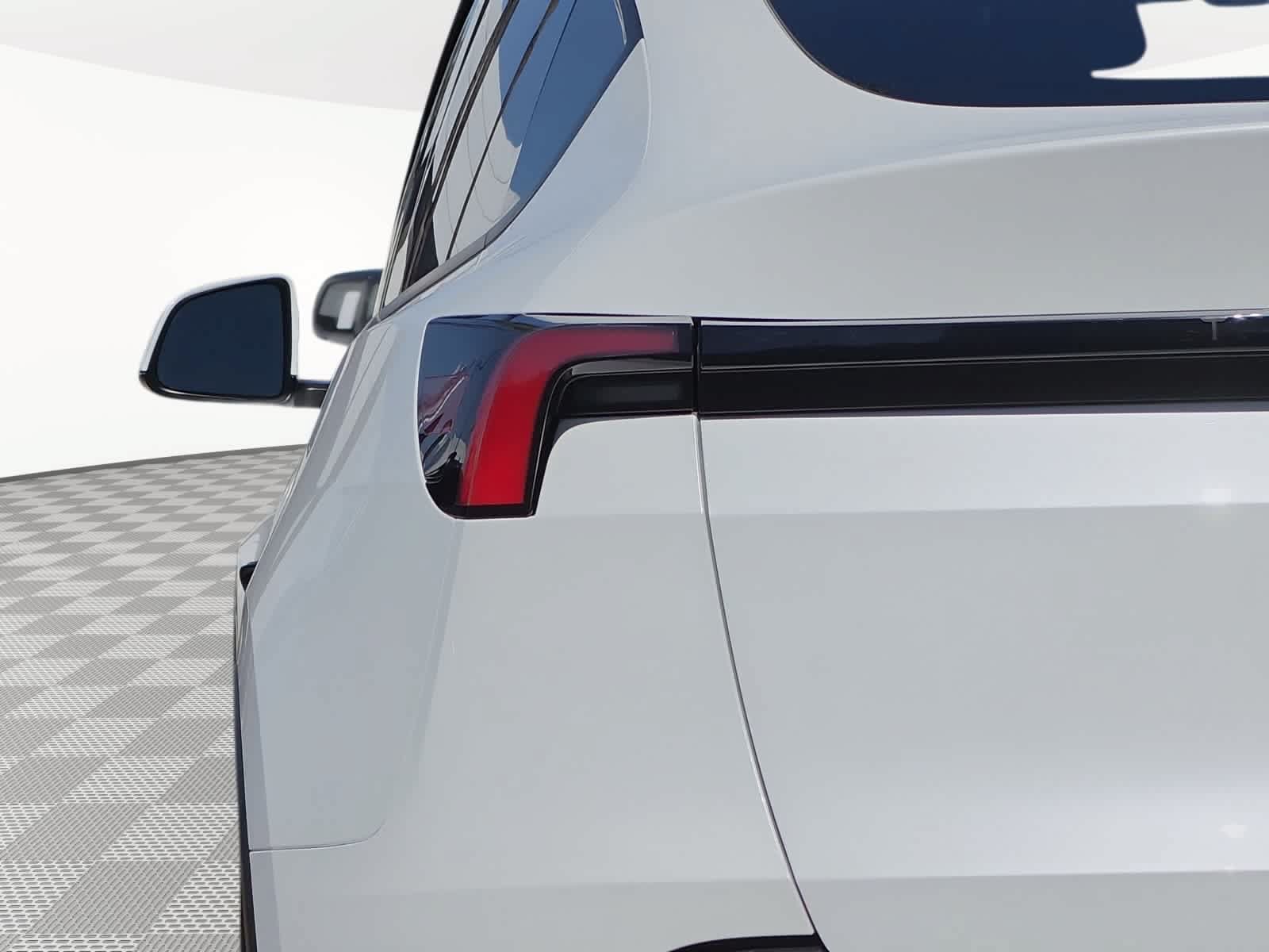 Used 2026 Tesla Model Y 2WD image 11