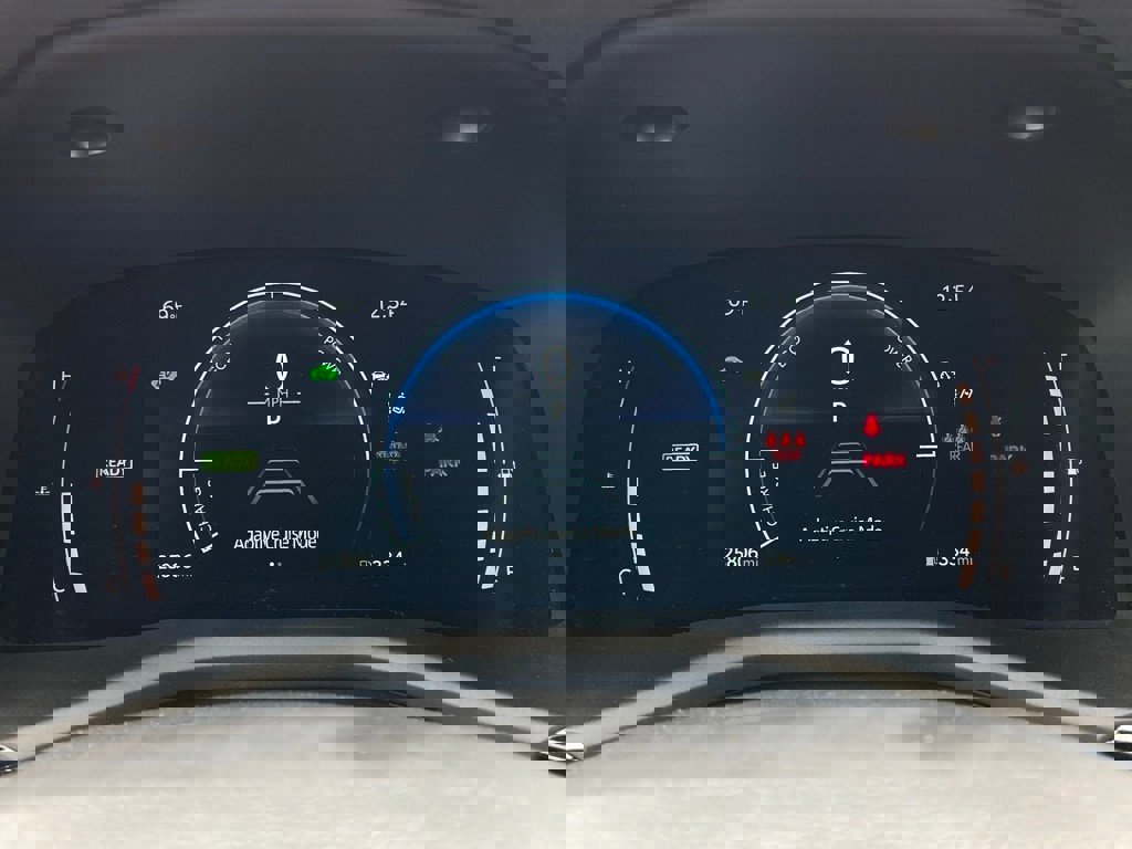 Used 2025 Toyota Camry SE image 13