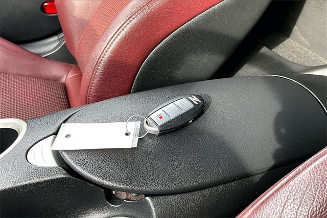 Used 2010 Nissan 370Z Touring image 31