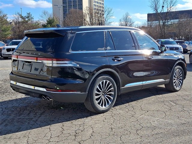 Used 2020 Lincoln Aviator Reserve w/ Equipment Group 201A image 6