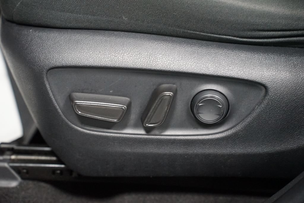 Used 2023 Toyota RAV4 XLE FWD image 33