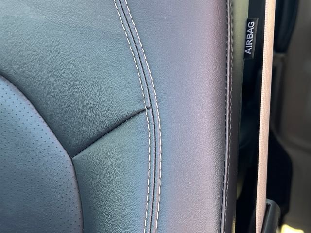 Used 2024 Chrysler Pacifica Touring-L FWD image 14
