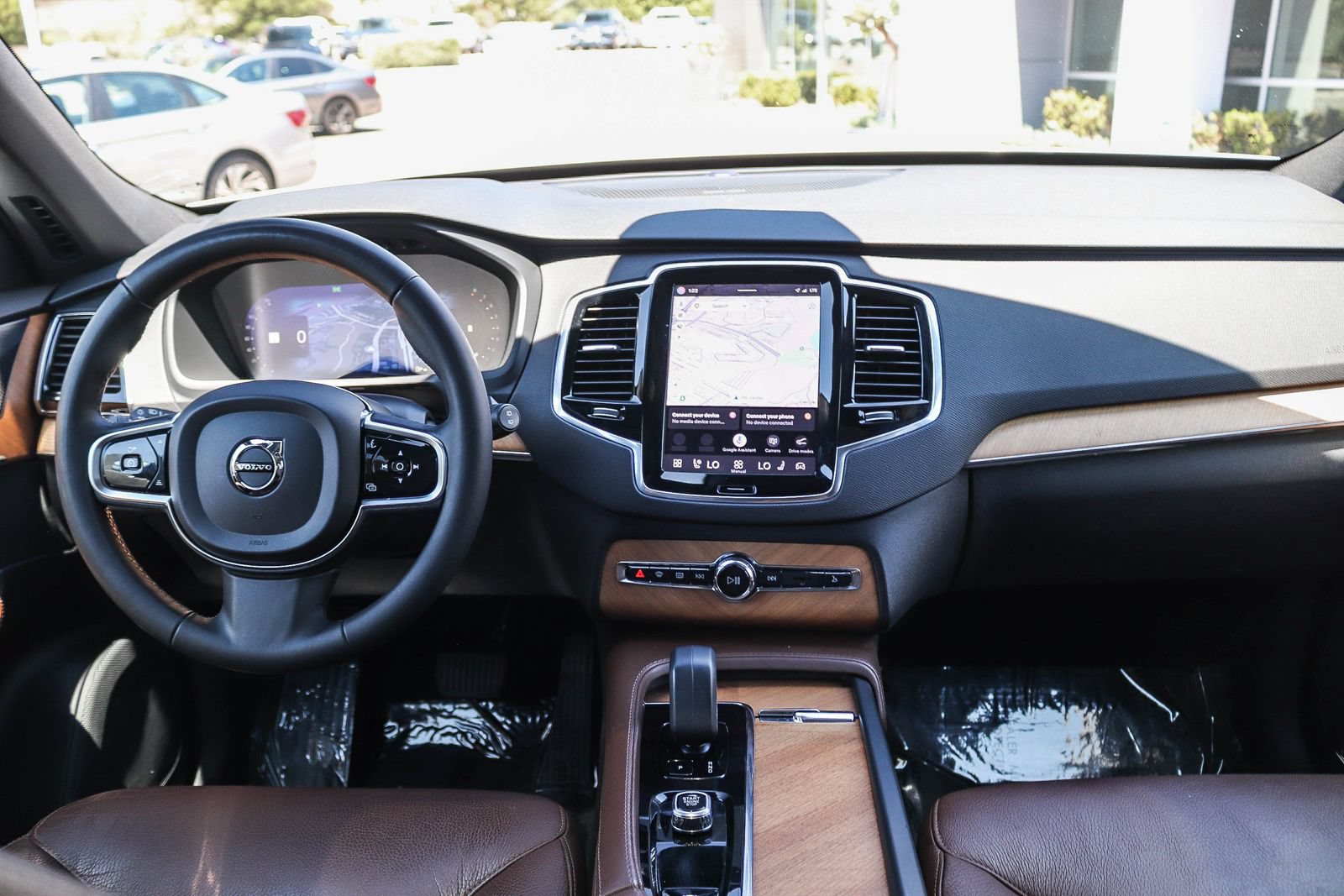 Used 2023 Volvo XC90 B6 Plus w/ Protection Package Premier AWD/4WD image 14