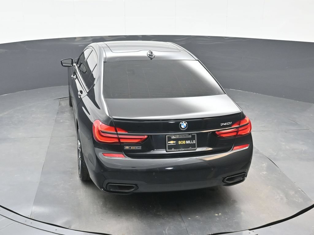 Used 2019 BMW 740i w/ M Sport Package RWD image 20