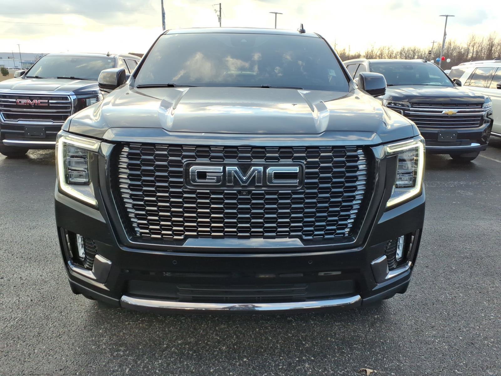 Used 2024 GMC Yukon Denali Ultimate image 2