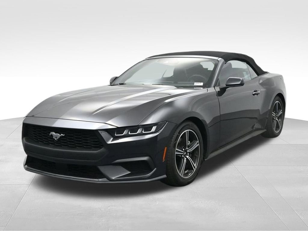 Used 2024 Ford Mustang Convertible image 1