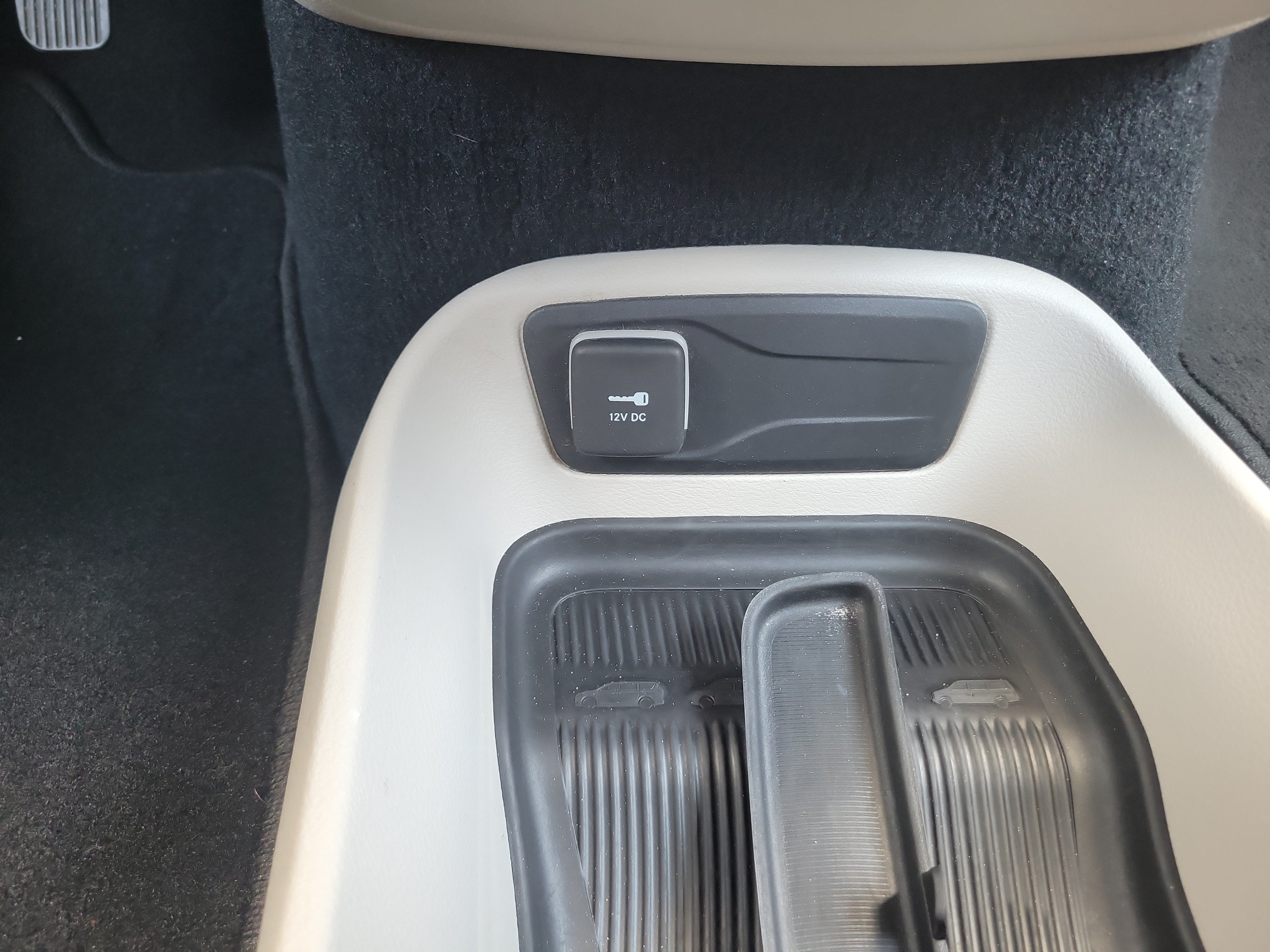 Used 2024 Chrysler Voyager LX FWD image 30