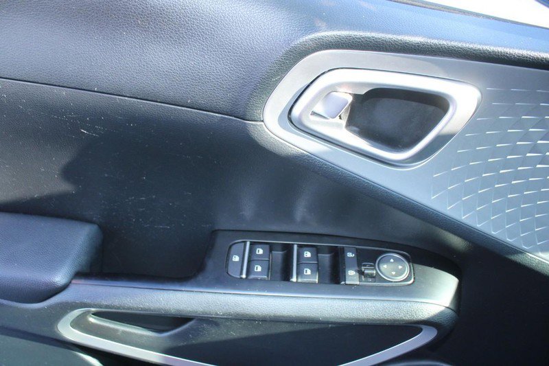Used 2023 Kia Soul LX image 10