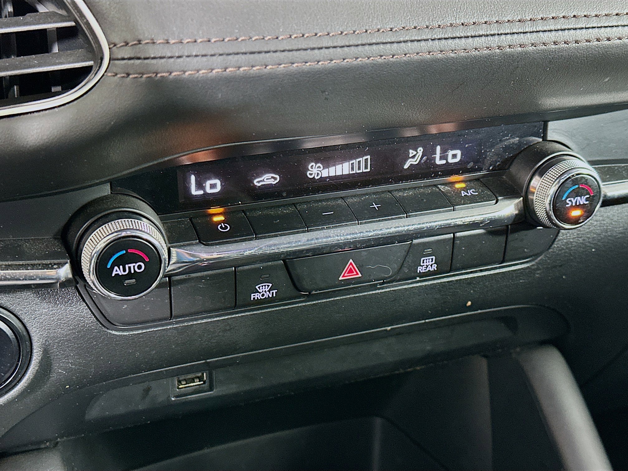 Used 2019 MAZDA MAZDA3 Hatchback image 23