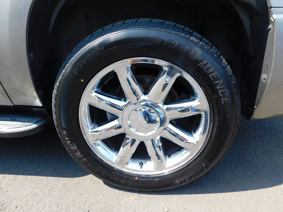 Used 2012 GMC Yukon XL Denali AWD/4WD image 24