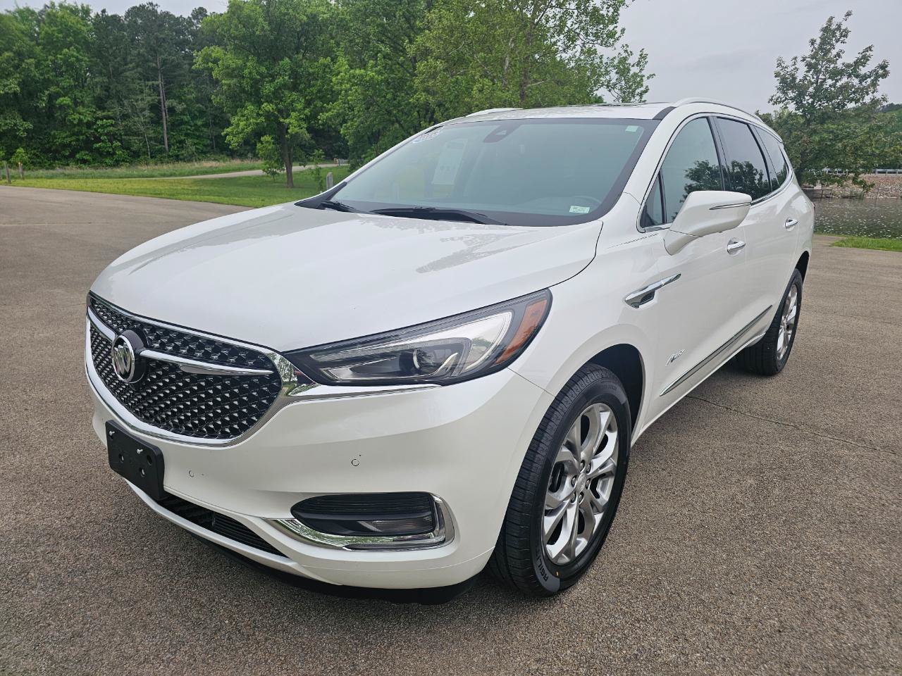 Used 2021 Buick Enclave Avenir w/ Avenir Technology Package AWD/4WD image 12