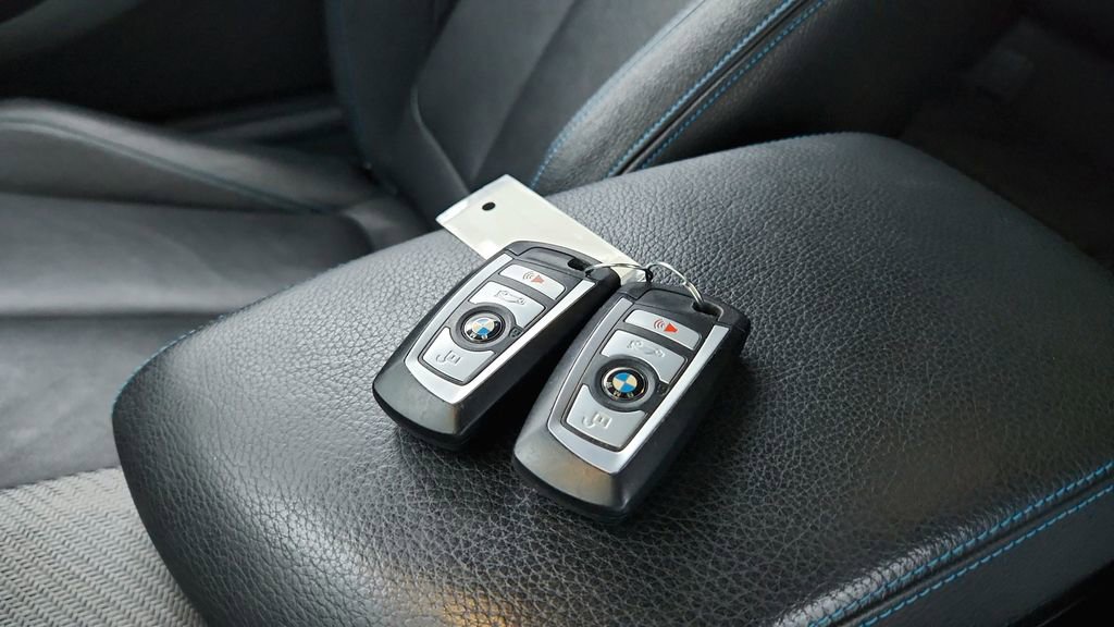 Used 2016 BMW M2 image 36