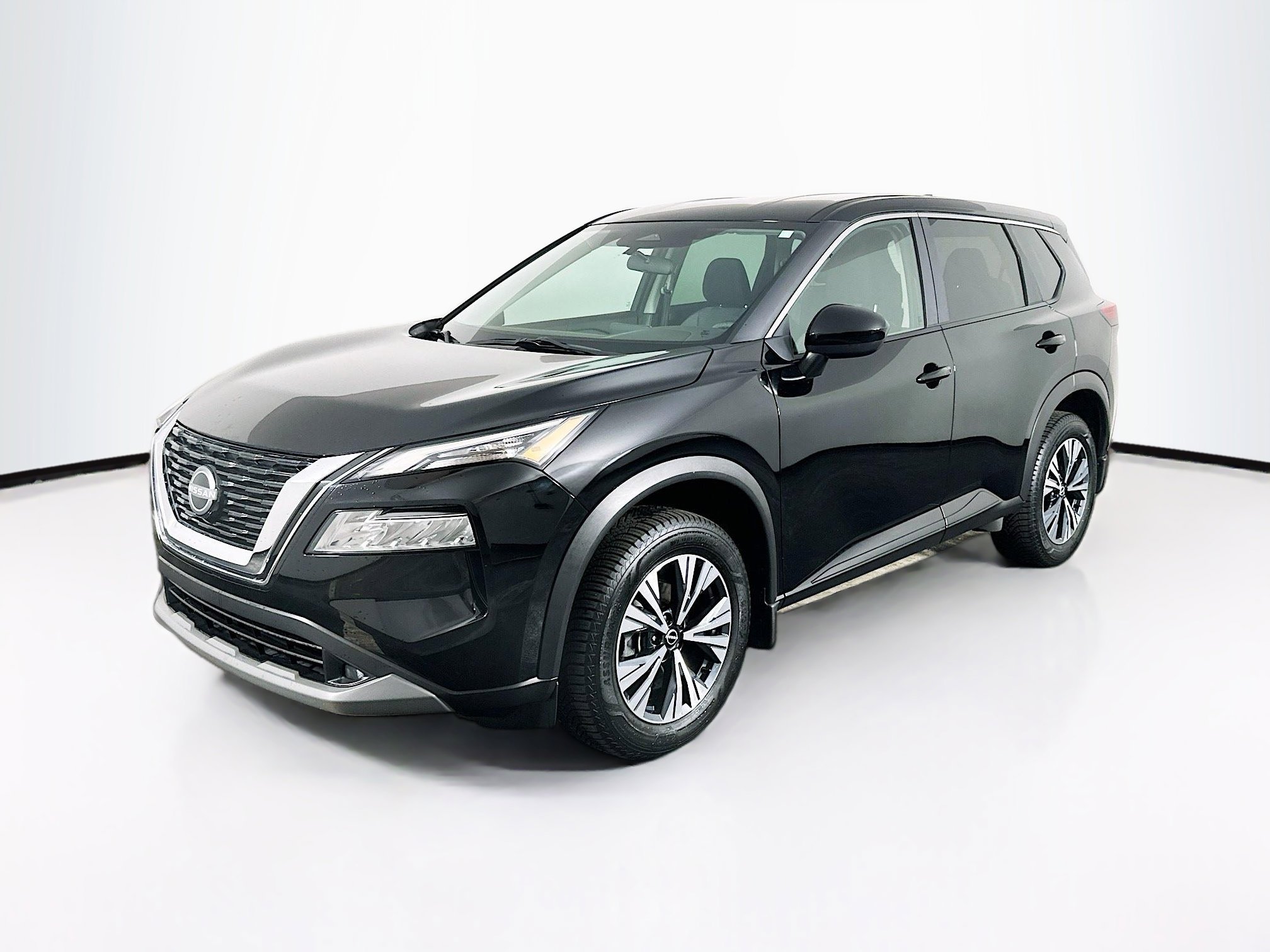 Used 2023 Nissan Rogue SV image 3