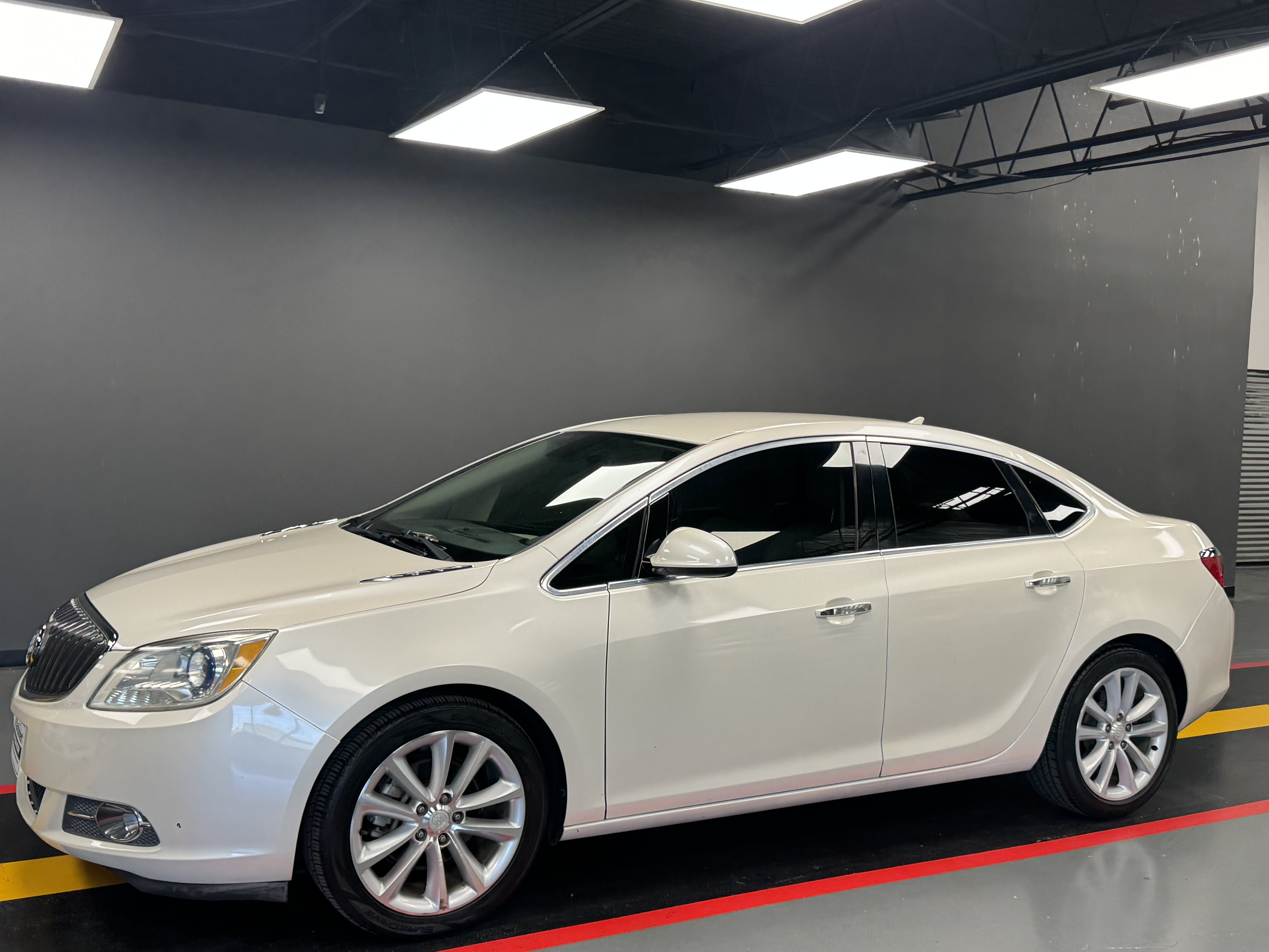 Used 2013 Buick Verano FWD image 2