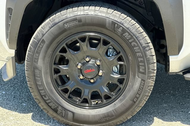 Used 2025 Toyota 4Runner TRD Off-Road Premium AWD/4WD image 35