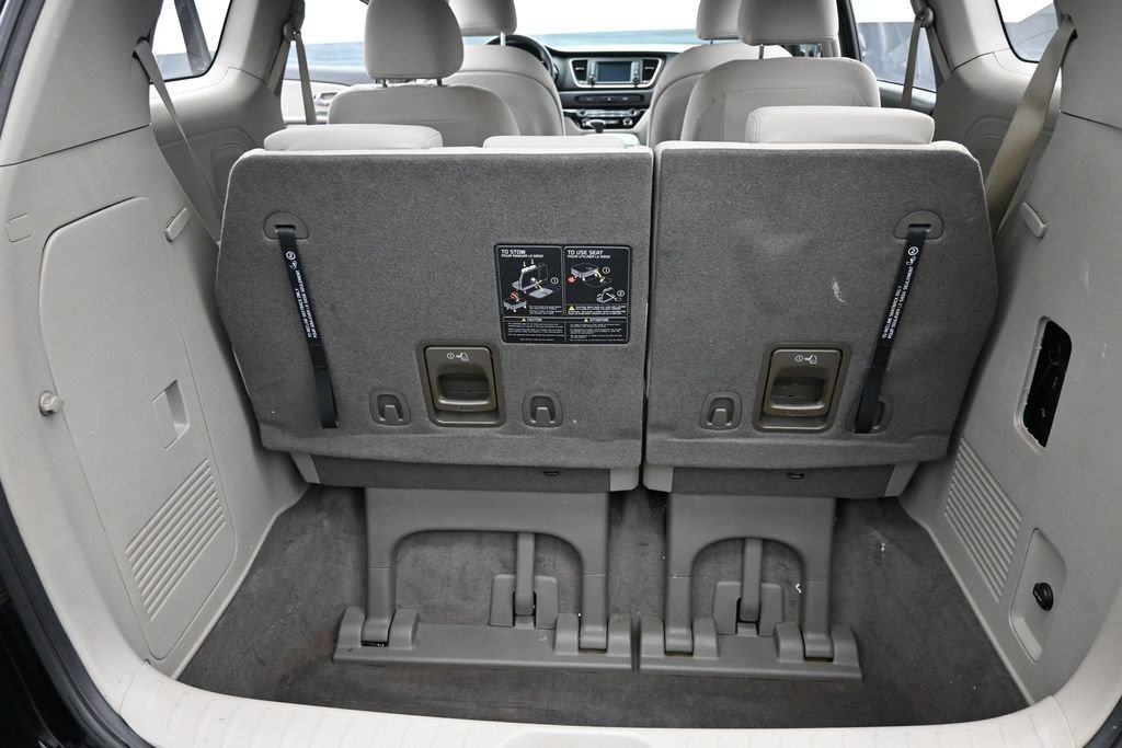 Used 2020 Kia Sedona L FWD image 15