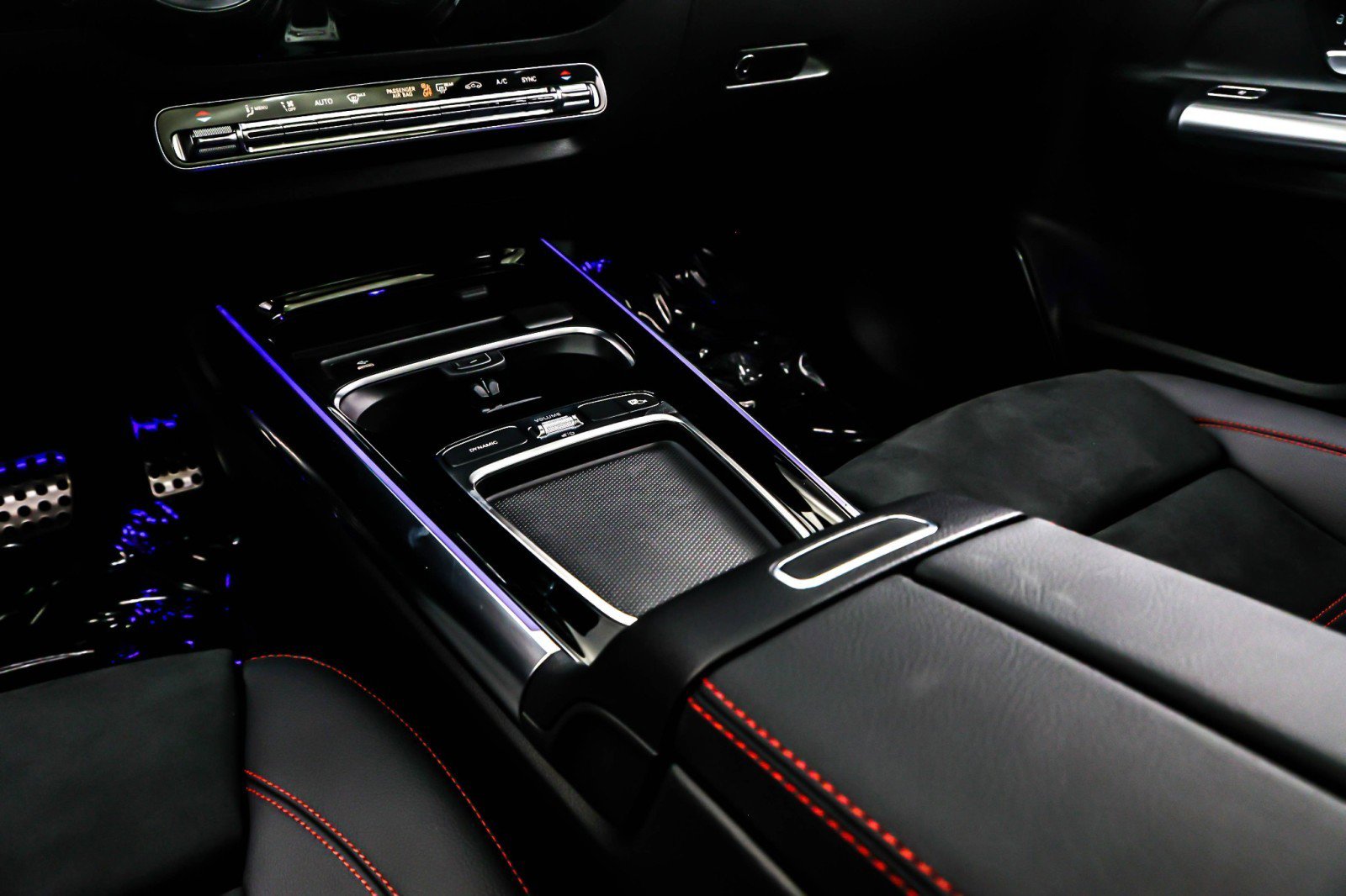 New 2026 Mercedes-Benz GLA 35 AMG 4MATIC image 6