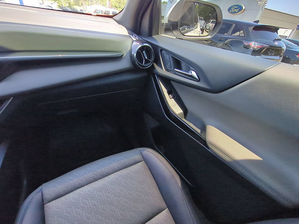 Used 2025 Chevrolet Equinox LT w/ Convenience Package II AWD/4WD image 19