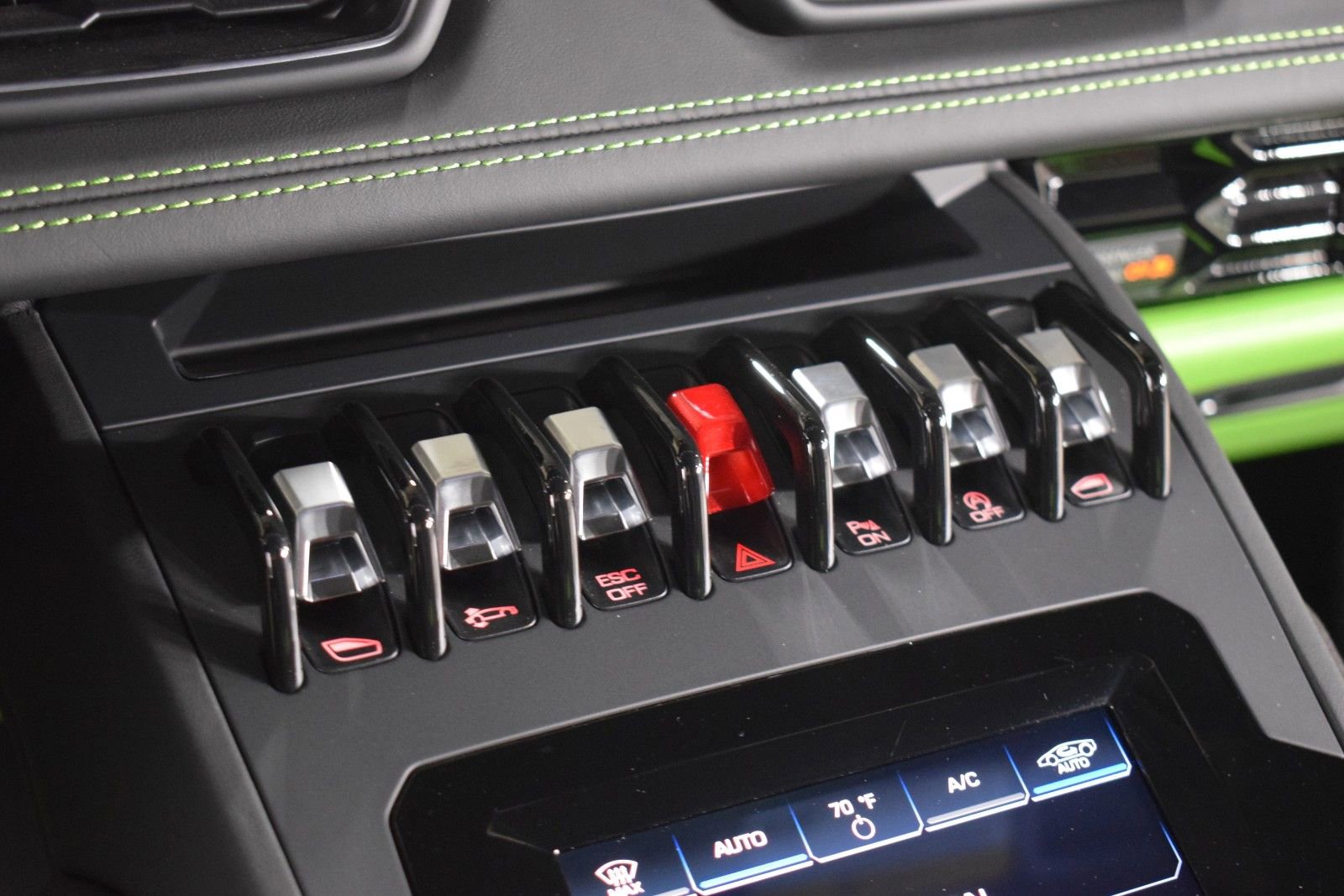 Used 2020 Lamborghini Huracan EVO image 33