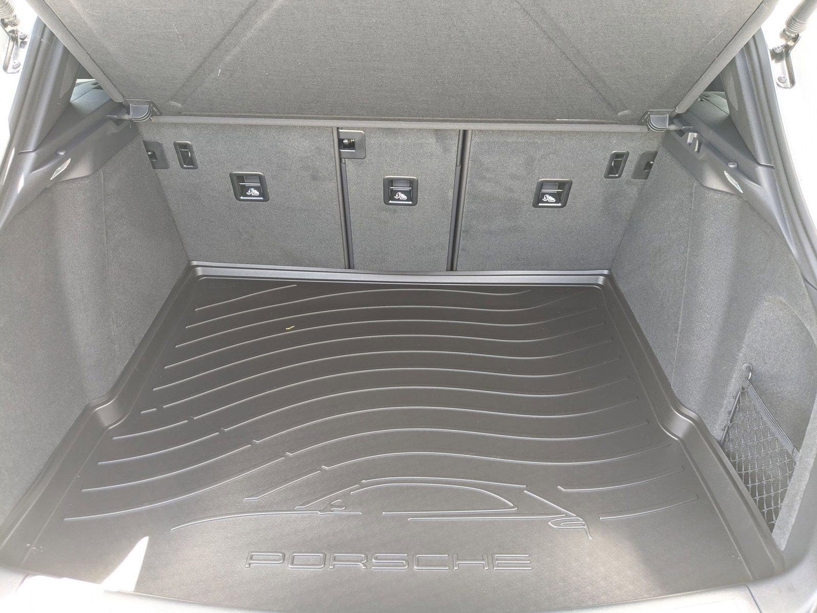 Certified 2025 Porsche Macan image 23