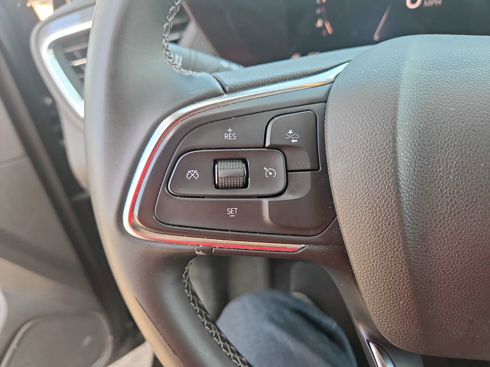 Used 2025 Buick Encore GX Preferred AWD/4WD image 18