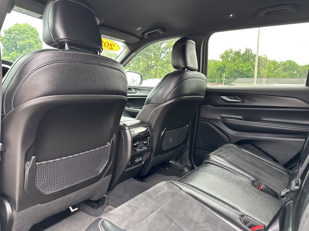Used 2023 Jeep Grand Cherokee L Laredo image 27
