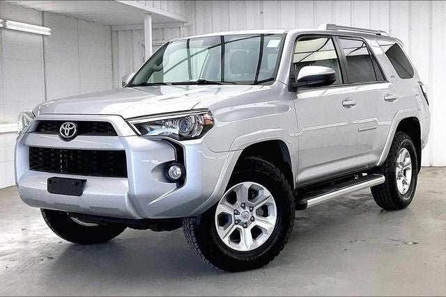 Used 2015 Toyota 4Runner SR5 image 2