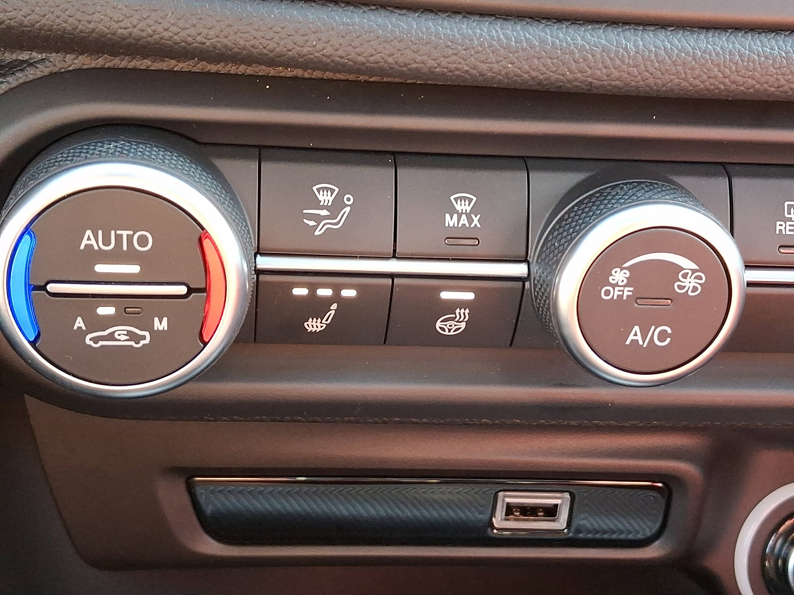 New 2026 Alfa Romeo Giulia AWD w/ Driving Assist Package image 17