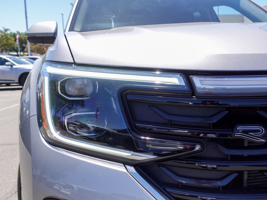 Used 2024 Volkswagen Atlas SEL Premium R-Line AWD/4WD image 4