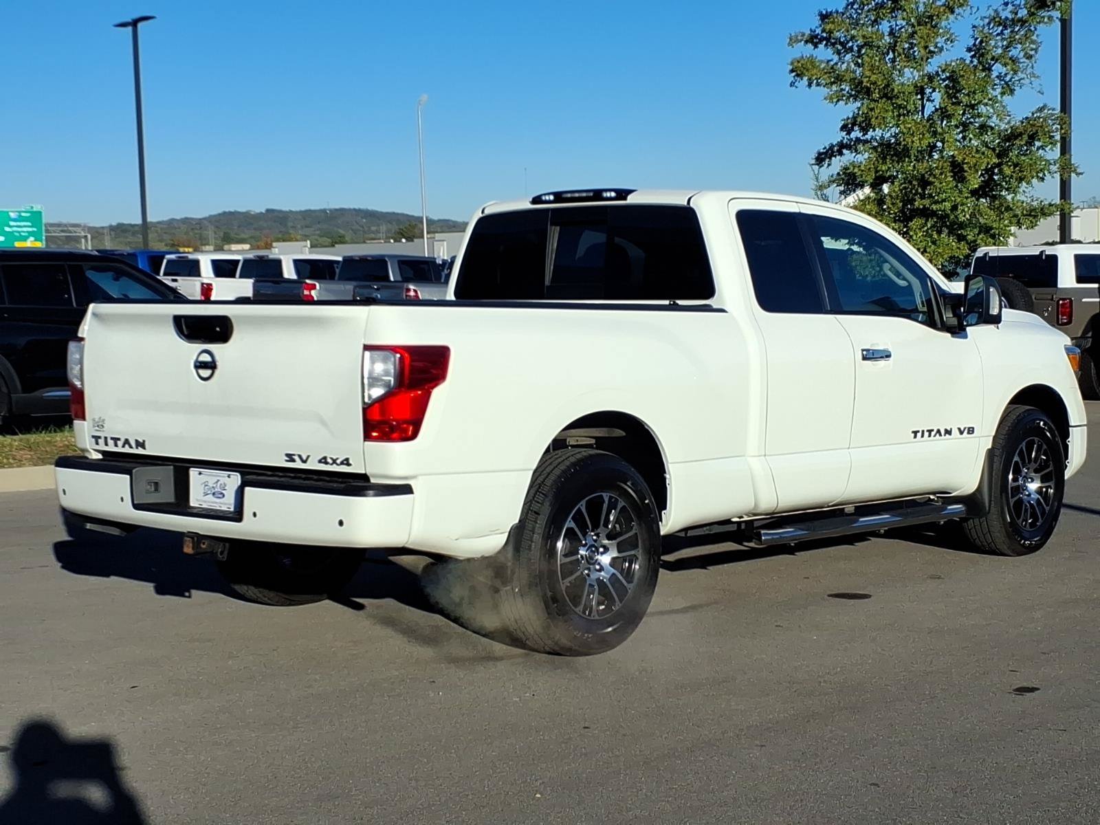 Used 2020 Nissan Titan SV w/ SV Convenience Package AWD/4WD image 3