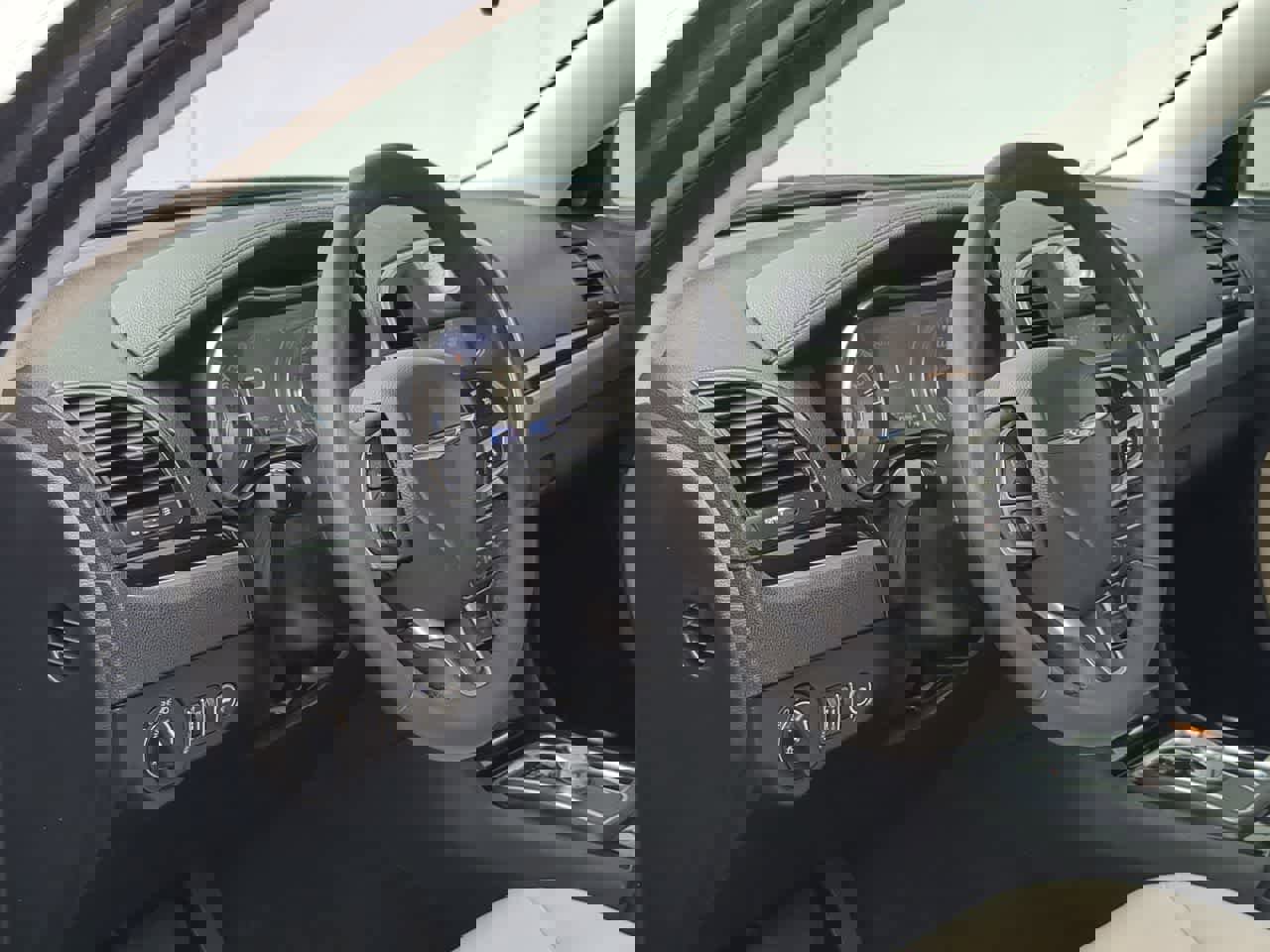 Used 2023 Chrysler 300 Touring w/ Safetytec Plus Group RWD image 10