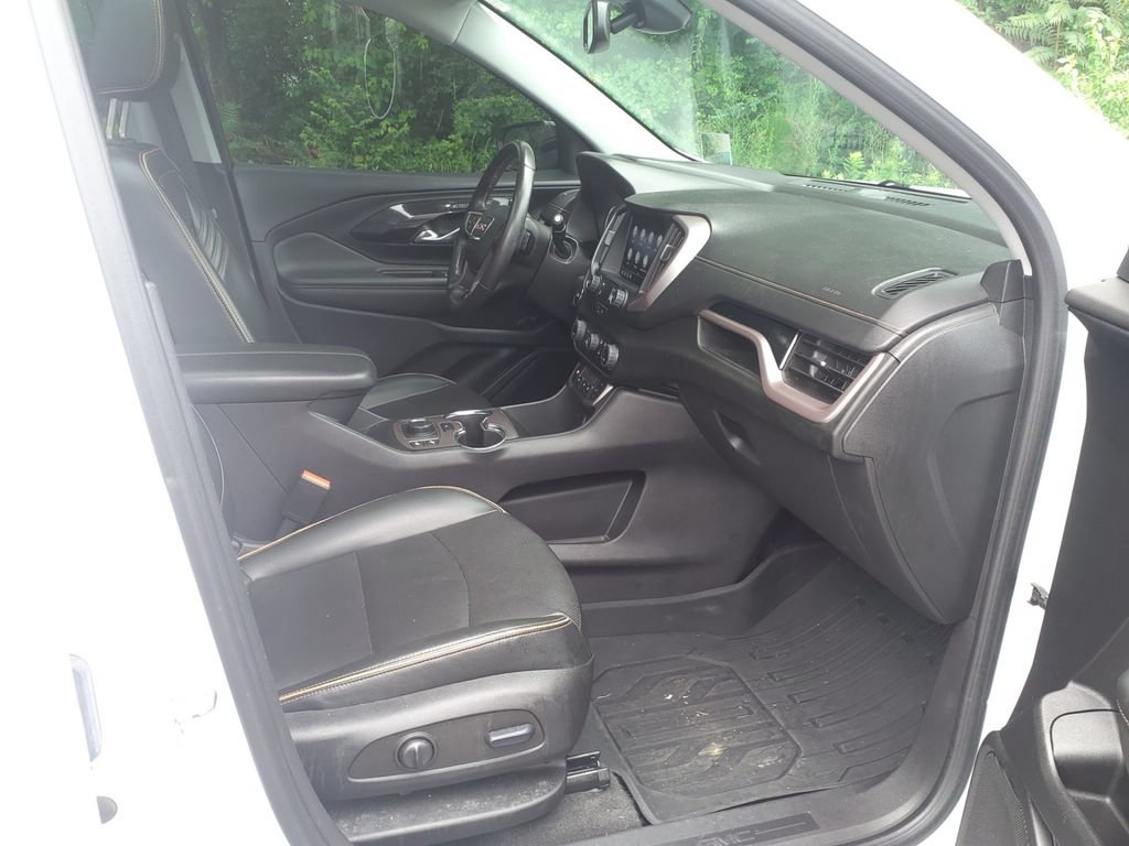 Used 2022 GMC Terrain AT4 w/ Tech Package AWD/4WD image 11
