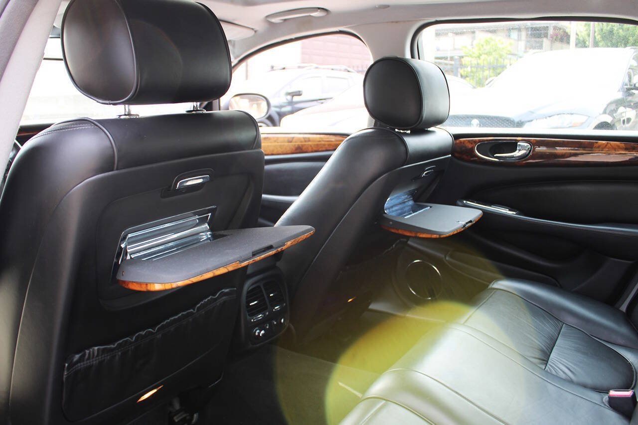 Used 2007 Jaguar XJ8 L RWD image 34