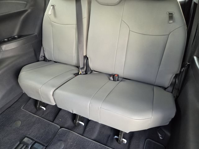 Certified 2026 Toyota Sienna XLE FWD image 26