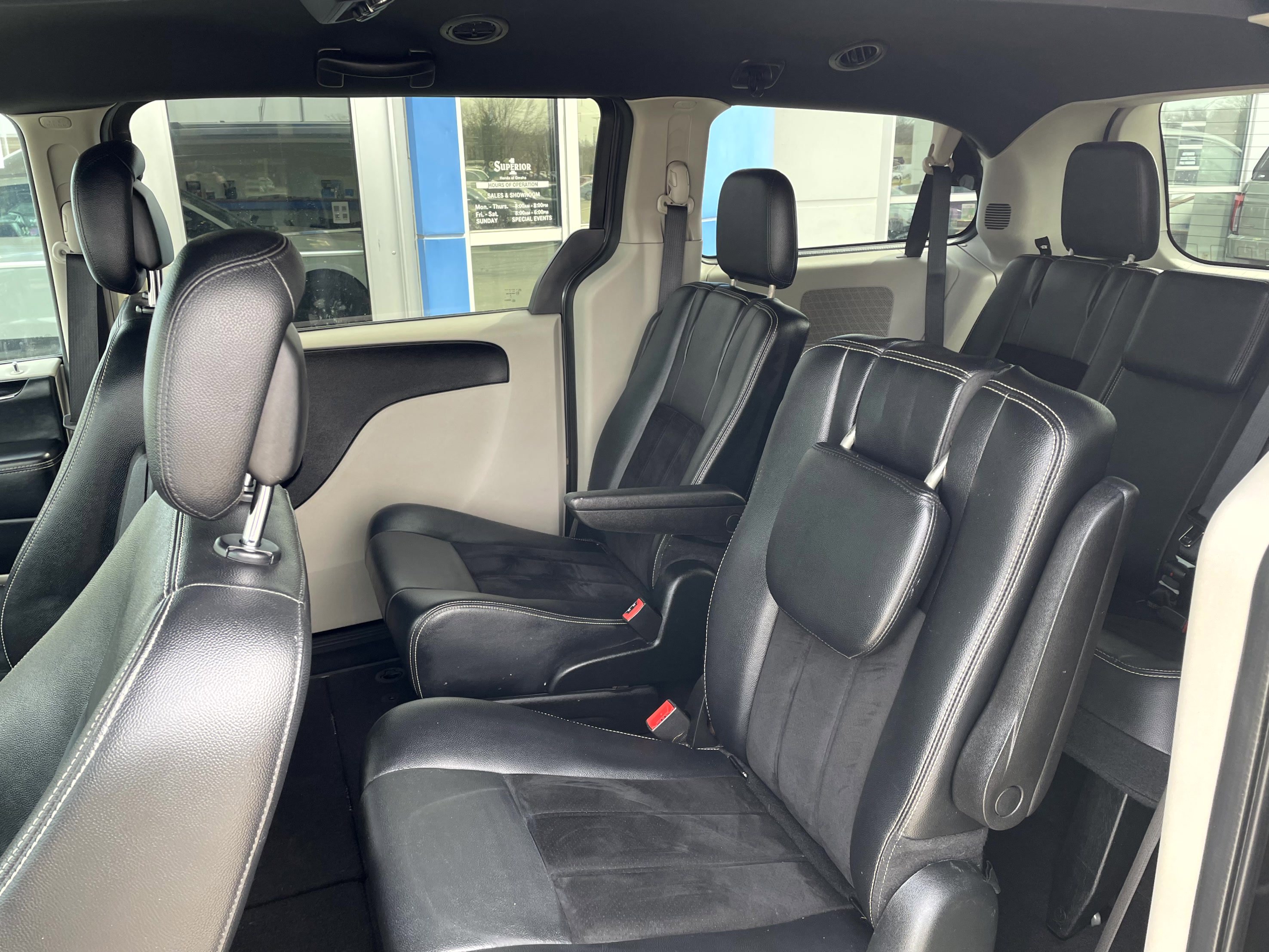 Used 2018 Dodge Grand Caravan SXT image 10