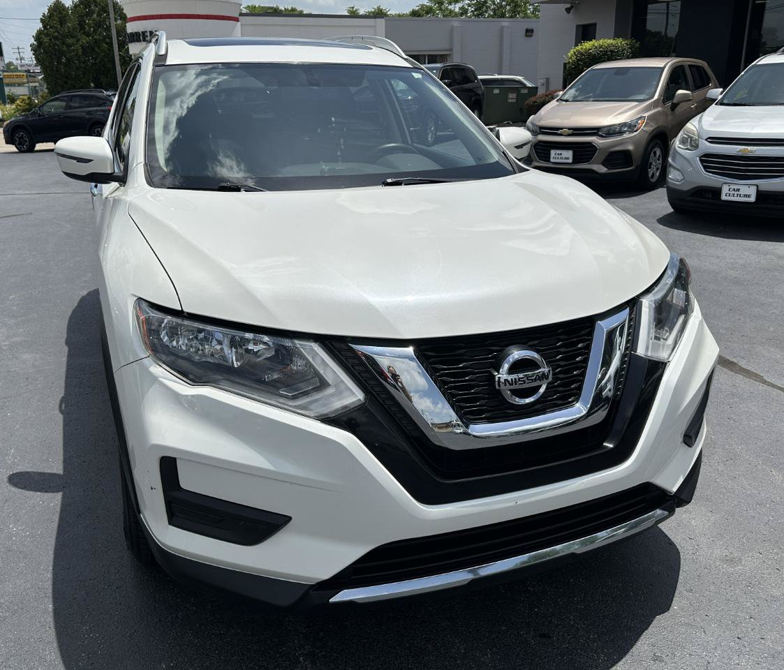 Used 2017 Nissan Rogue SV AWD/4WD image 4