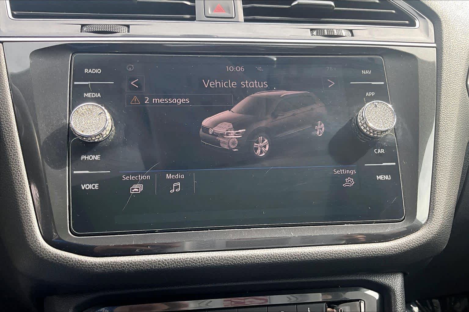 Used 2018 Volkswagen Tiguan SEL FWD image 35