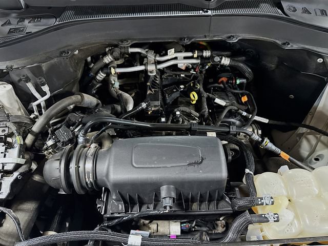 Used 2022 Ford Explorer XLT image 31